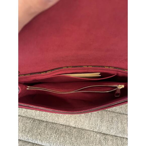 Louis Vuitton Pochette Métis Monogram Canvas Crossbody Bag - Picture 4 of 8